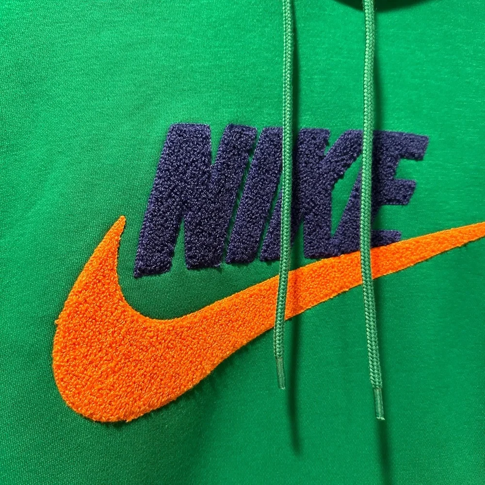 NWT! Nike Club Basketball CHNL FTRA Pullover Mens. Green FN3104-365 - Picture 5 of 13